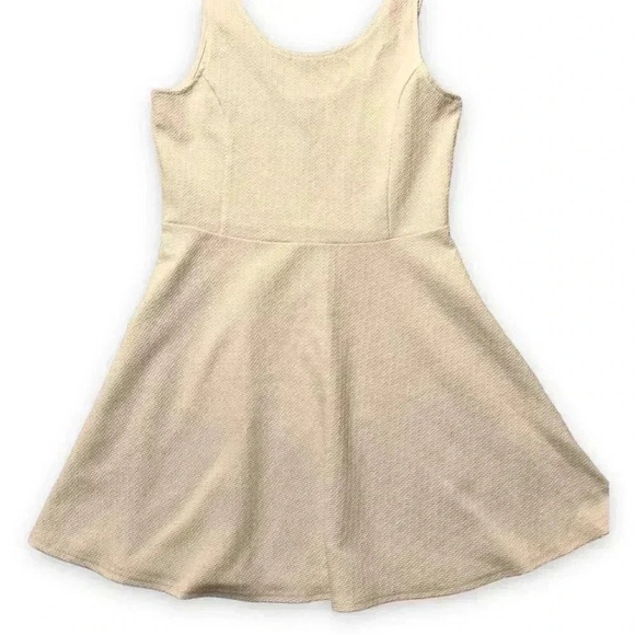 Retro White Fit and Flare Dress - Picture 7 of 10